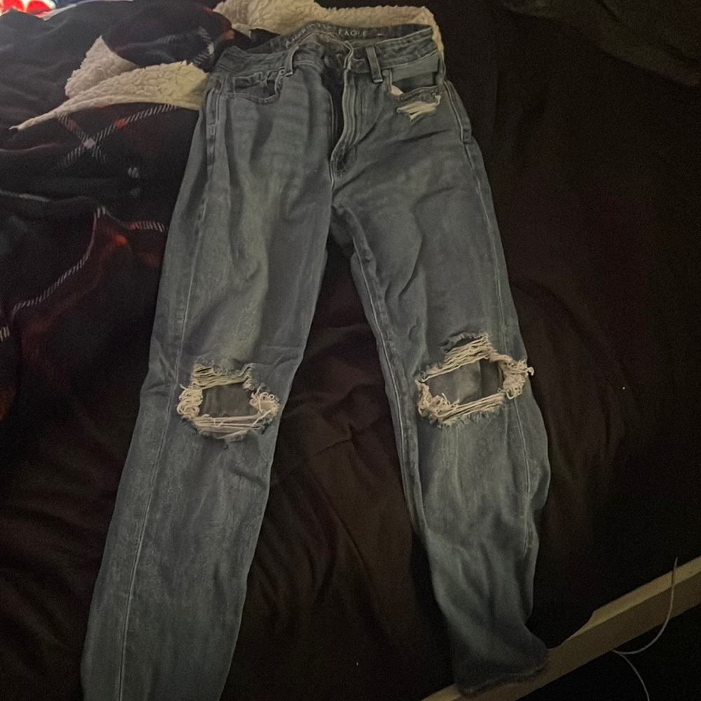 american eagle mom jeans